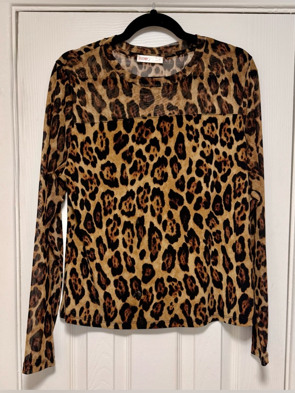 INTEMPO Leopard Print Long Sleeve Top